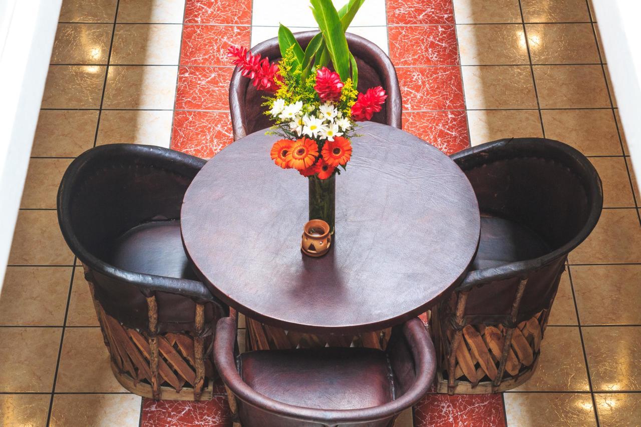 Hotel Casa Santa Lucia Antigua Екстериор снимка